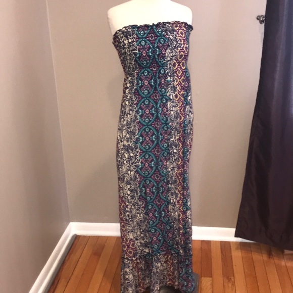 just for wraps Dresses & Skirts - EUC STRAPLESS ELASTIC TOP BOHO STYLE MIDI DRESS
